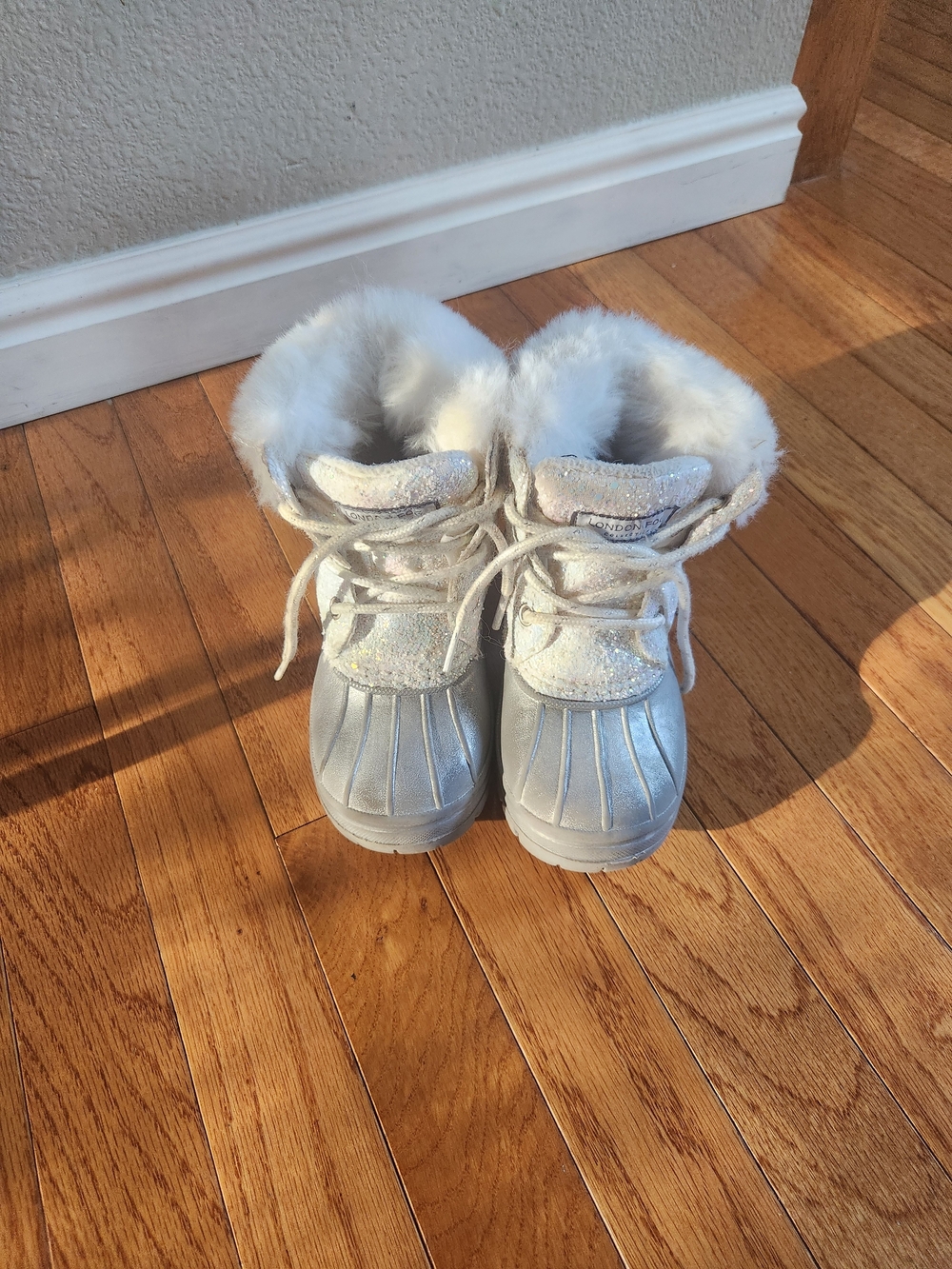 3M Thinsulate Kids Silver Glitter Faux-Fur Winter Boots
